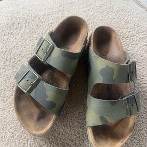 Birkenstock womens Camo Two-Strap Sandals - Green